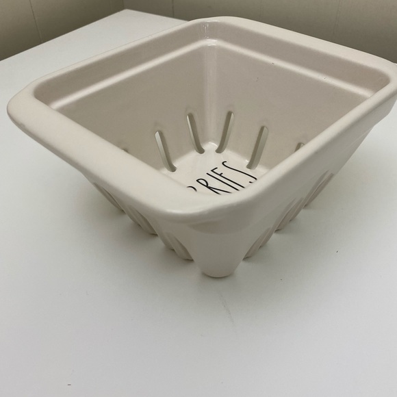 Nice Condition Rae Dunn Berries Basket  7” Wide x 3.5” Tall. - Picture 6 of 9